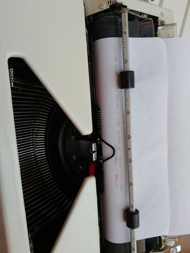 máquina de escribir Olympia Mónica