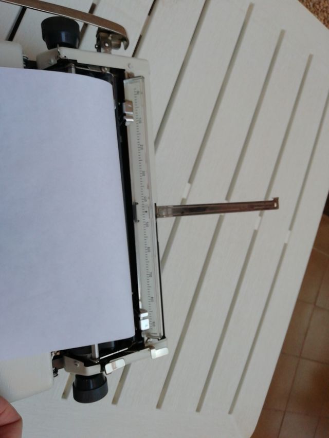 máquina de escribir Olympia Mónica