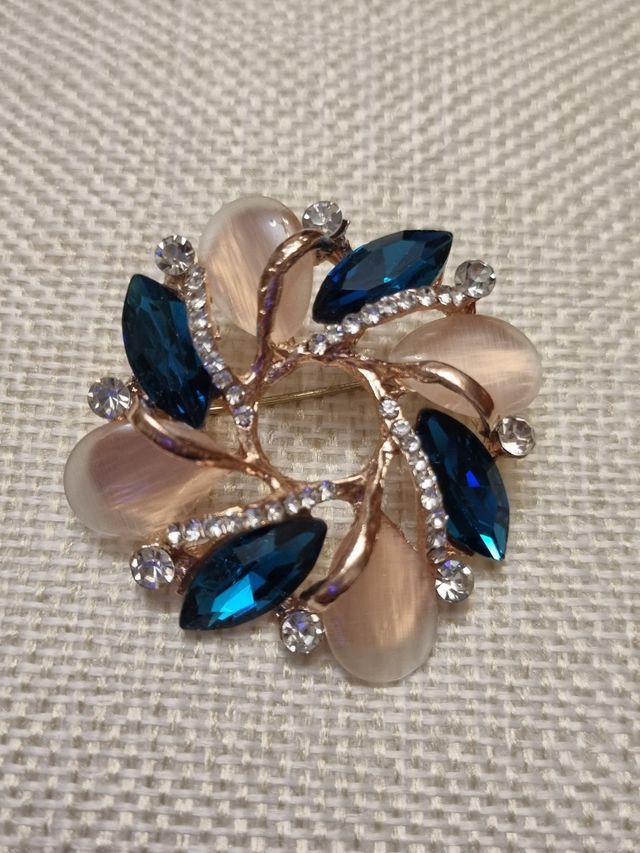 bonito broche estilo vintage NUEVO