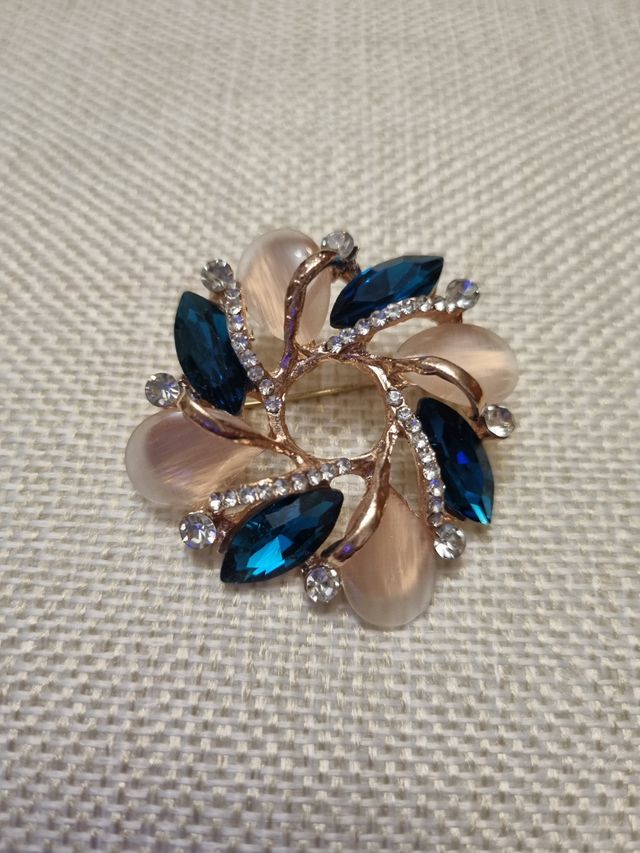 bonito broche estilo vintage NUEVO