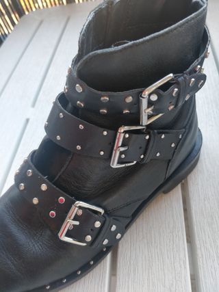 Botines Stradivarius de segunda mano por 6 EUR en Alcalá de Henares en  WALLAPOP