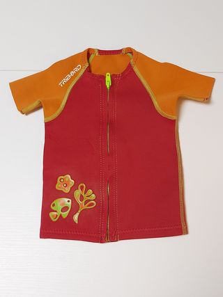 Camiseta neopreno decathlon talla 2 años de segunda mano por 4 EUR en  Madrid en WALLAPOP