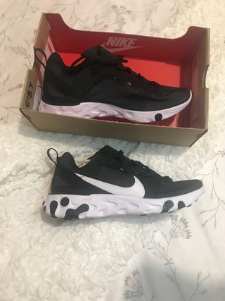Se vende zapatillas NIKE de segunda mano por 45 EUR en Alicante en WALLAPOP