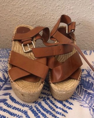 Sandalias de esparto Pull and Bear de segunda mano por 5 EUR en Ávila en  WALLAPOP
