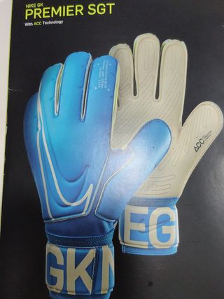 Guantes de portero Nike de segunda mano en WALLAPOP