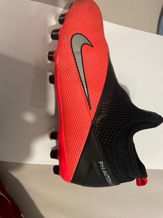 Zapatilla fútbol tacos Nike de segunda mano por 20 EUR en Cabo de Las  Huertas en WALLAPOP