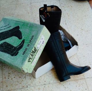 Botas Rocieras nuevas a estrenar. Botas camperas. de segunda mano por 80  EUR en Terrassa en WALLAPOP