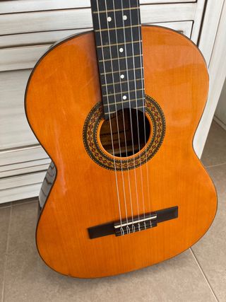 Guitarra Admira modelo carmen de segunda mano por 95 EUR en Urbanizacion  Las Nieves en WALLAPOP