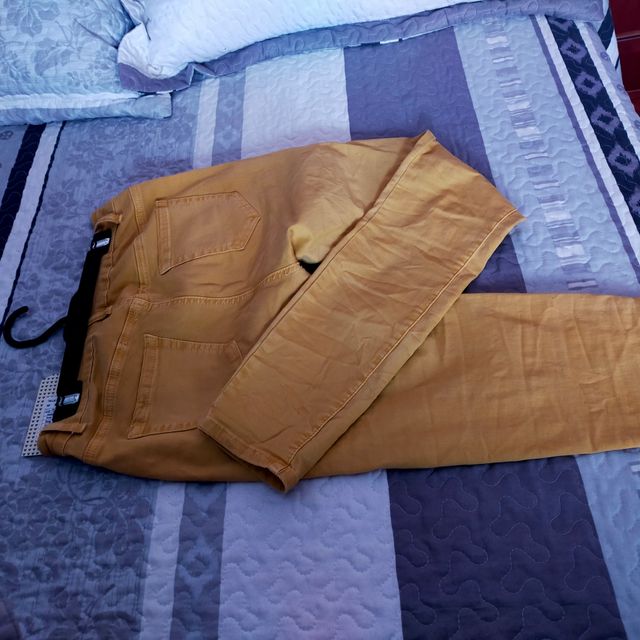 Pantalón vaquero. L. Nuevo con etiqueta