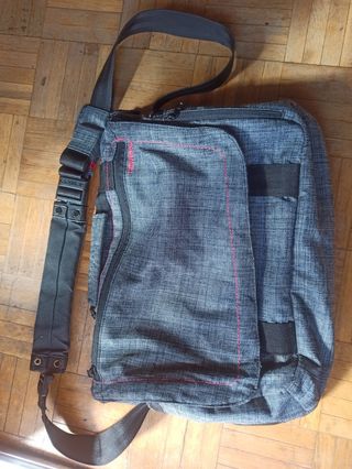 Bolsa bandolera Newfeel de segunda mano por 10 EUR en Madrid en WALLAPOP