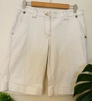 Bermudas vaqueras blancas. Talla 40. Yera de segunda mano por 5 EUR en  Madrid en WALLAPOP