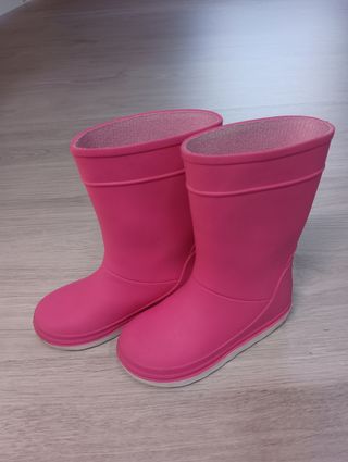 Botas agua 24-25 tribord infantil de segunda mano por 6 EUR en Valdencina  en WALLAPOP
