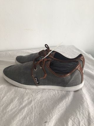 Zapatillas Fila hombre t.42 de segunda mano por 15 EUR en Valencia en  WALLAPOP