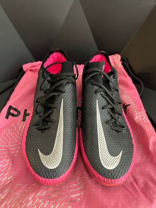 Botas de fútbol Nike negras de segunda mano en WALLAPOP