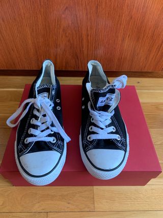 Zapatos Tipo Converse de Andy-Z, t. 38. de segunda mano por 8 EUR en Girona  en WALLAPOP