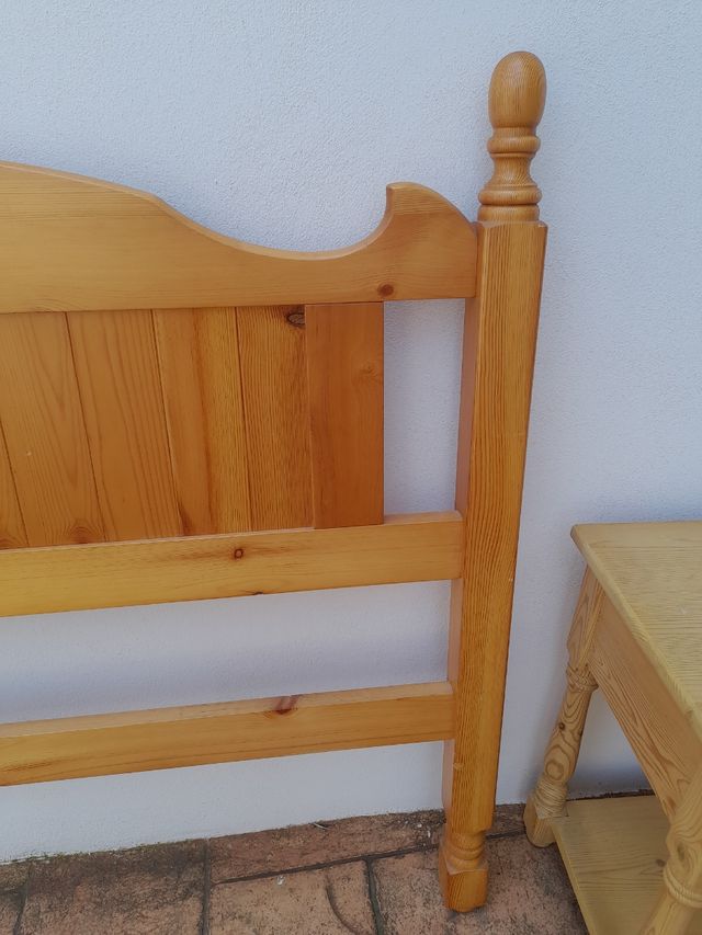 Cabezal de cama 1,35cm madera