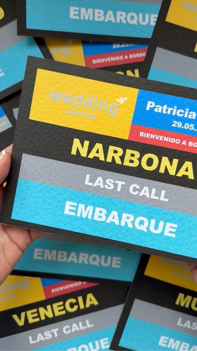 Meseros estilo aeropuerto