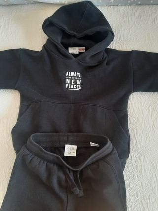 Conjunto chándal negro Zara de segunda mano por 8 EUR en Valladolid en  WALLAPOP