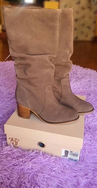 Botas de ante Fosco de segunda mano por 60 EUR en Rivas-Vaciamadrid en  WALLAPOP