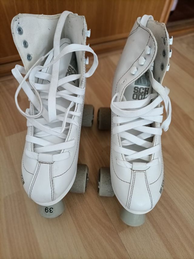 Patines sobre ruedas old school