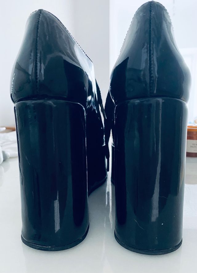 Botines altos de piel acharolados- Excelentes