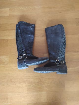 Botas altas Alpe de segunda mano por 15 EUR en Sarriguren en WALLAPOP