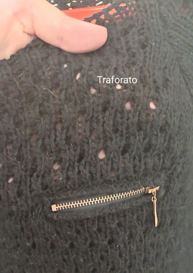 maglia nera traforata
