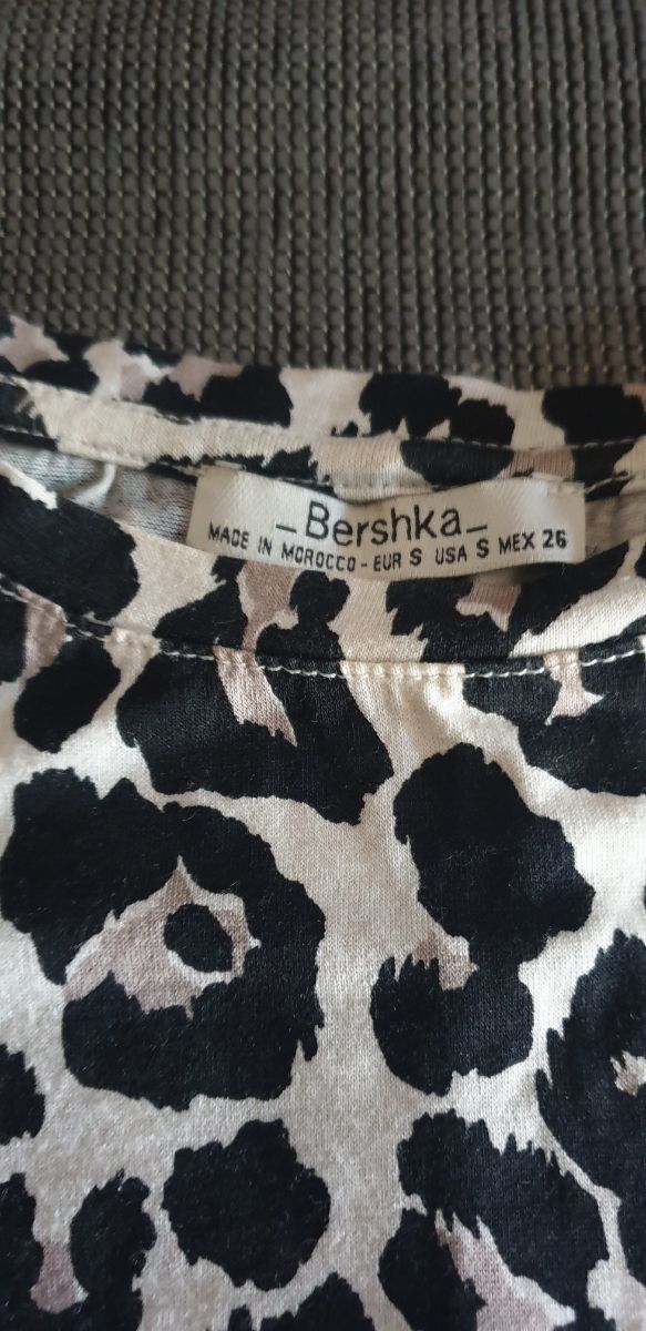 camiseta animal print bershka