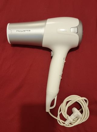Secador Essentials 2300 Powerline Rowenta CV5090 de segunda mano por 15 EUR  en Madrid en WALLAPOP