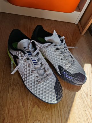 OFERTA* Zapatos de FÚTBOL SALA marca TENTH 42\