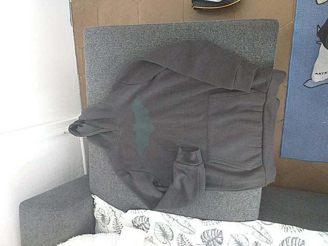 SUDADERA BATMAN Y SUDADERA JACK AND JONES.