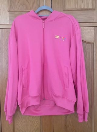 Sudadera Adidas Pharrell Williams de segunda mano por 40 EUR en Madrid en  WALLAPOP