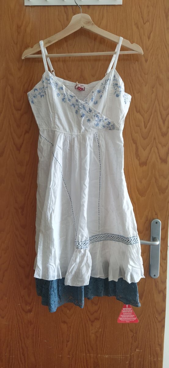 Vestido tipo ibicenco con etiqueta