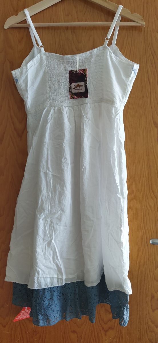 Vestido tipo ibicenco con etiqueta