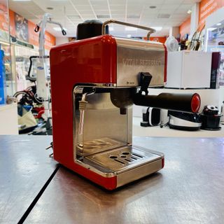 CAFETERA VITAL ESPRESSO CM6812E 500W 3,5 BARES ROJA de segunda mano por  24,95 EUR en Oviedo en WALLAPOP