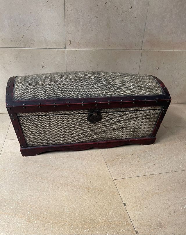 Baul juguetes, disfraces, leñero...70cm