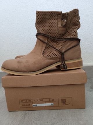 Botines marca Corina de segunda mano por 20 EUR en Pilar de la Horadada en  WALLAPOP
