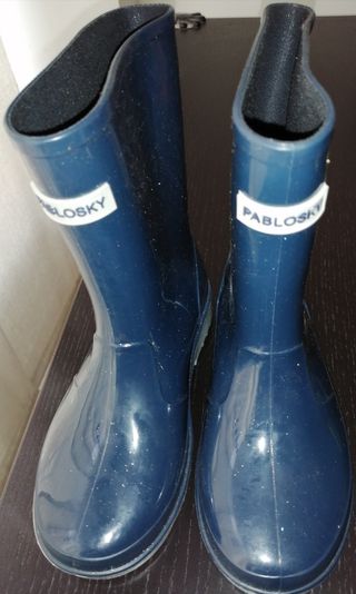 Preciosas botas de agua marca PABLOSKY talla 28 de segunda mano por 8 EUR  en Sant Feliu de Llobregat en WALLAPOP