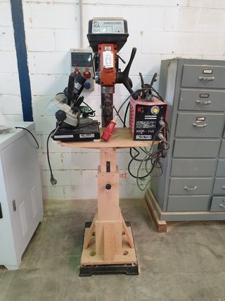 Taladro vertical,eléctrica,ingletadora hierro de segunda mano por 200 EUR  en Sevilla en WALLAPOP