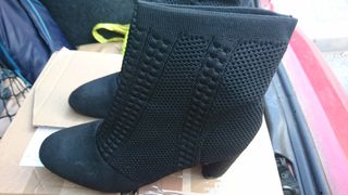 Botas botines negros d tela de segunda mano por 17 EUR en Segovia en  WALLAPOP