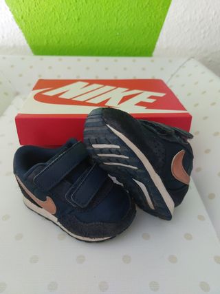 Zapatillas nike bebé talla 18\\'5 de segunda mano por 10 EUR en Tortosa en  WALLAPOP