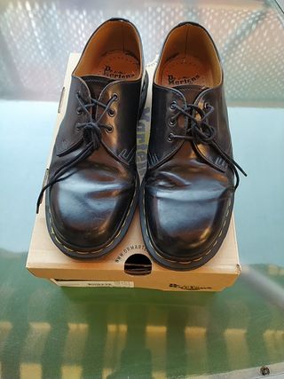 Zapatos Martens de segunda mano en WALLAPOP