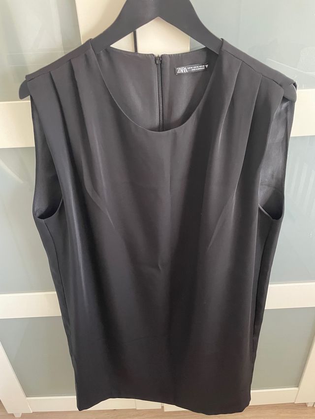 Vestido negro Zara