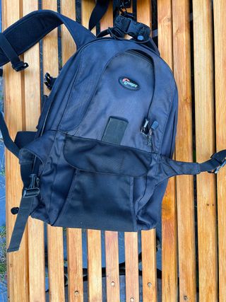 Mochila Lowepro cámara fotos de segunda mano por 20 EUR en Corbera de  Llobregat en WALLAPOP