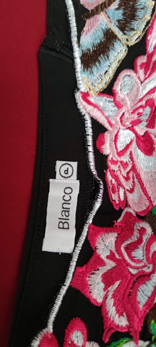 Vestido de cóctel cintura de avispa.