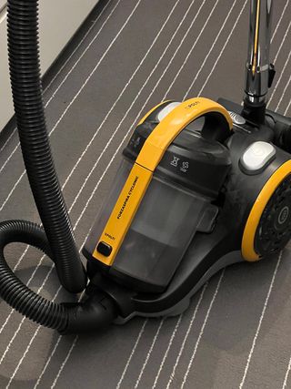 Aspiradora Polti C115 PLUS de segunda mano por 60 EUR en Barcelona en  WALLAPOP