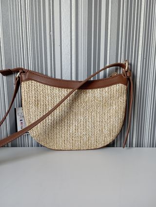 Bolso de rafia Cortefiel de segunda mano por 20 EUR en Valladolid en  WALLAPOP