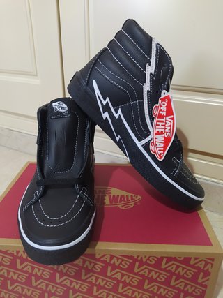 Zapatillas Vans negras de segunda mano en Sevilla en WALLAPOP