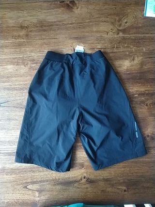 PANTALON CULOTTE DECATHLON NIÑO de segunda mano por 9 EUR en Palomares del  Río en WALLAPOP