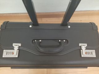 MALETIN PORTADOCUMENTOS RUEDAS Y ASA EXTENSIBLE de segunda mano por 60 EUR  en Tarragona en WALLAPOP